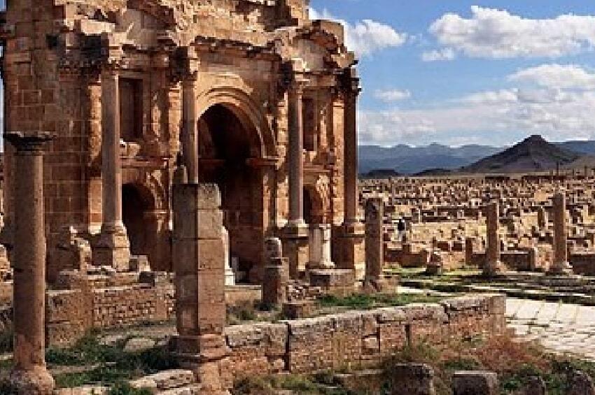 Timgad, Fenêtre sur l'Histoire Romaine à Batna