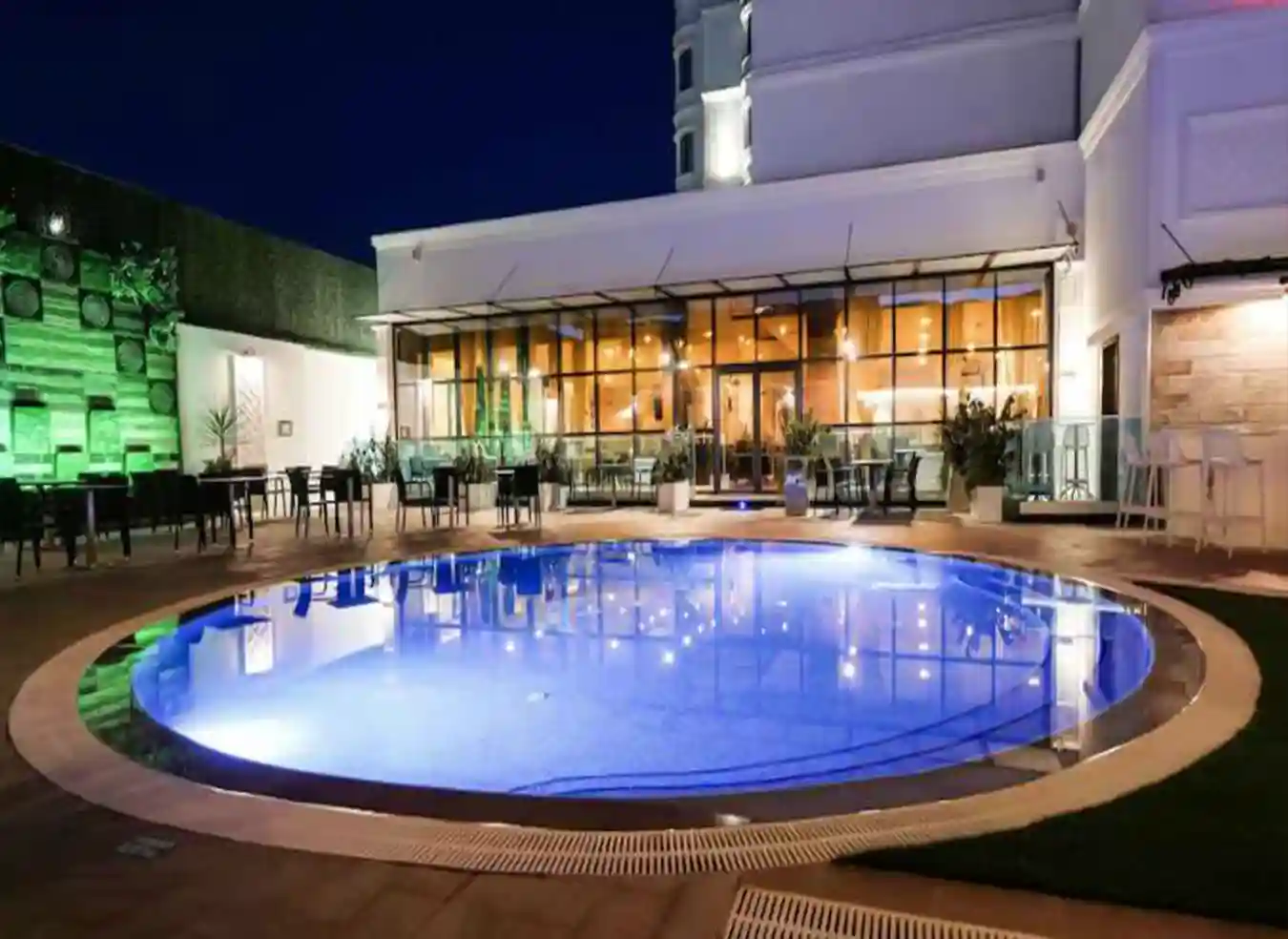 Bejaia, Hotels & Restaurants